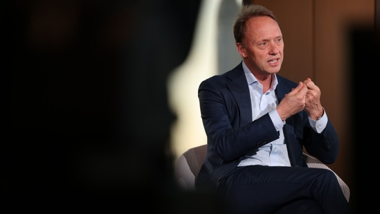 Unilever's Hein Schumacher steps down as CEO and director, CFO Fernando ...