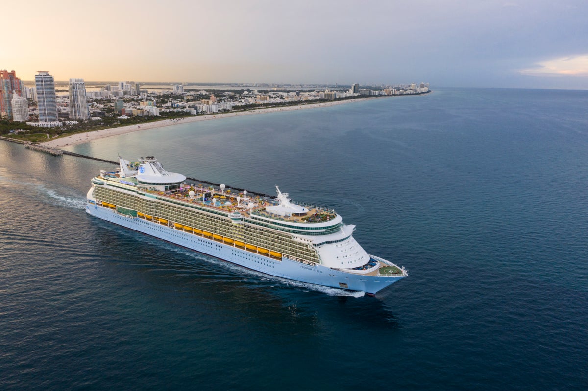 Major cruise lines impose new age restrictions in bad news for young(00)