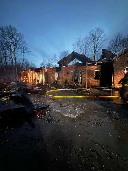 Roof collapses after fire breaks out at Crawford Co. home