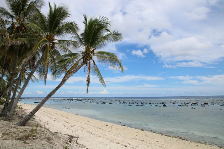 Une plage de Nauru photographiée le 2 septembre 2018, alors que le micro-Etat est menacé par la montée des eaux