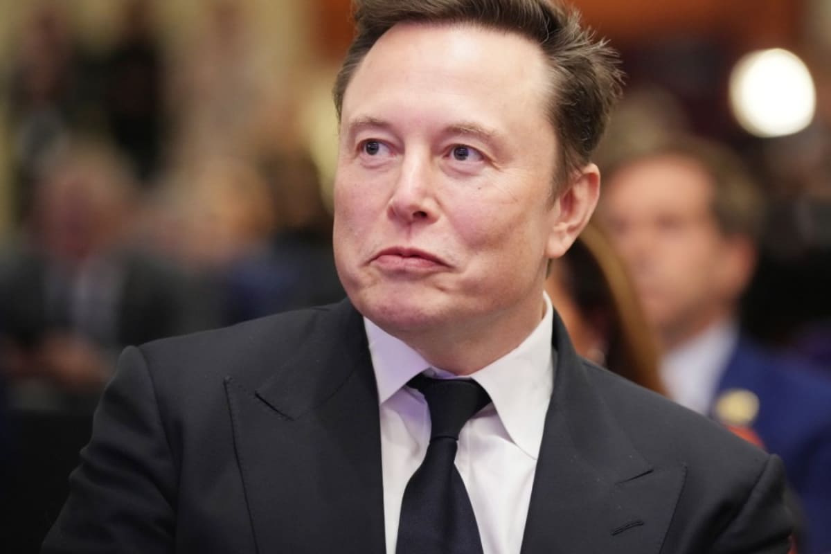 Elon Musk names three people as the smartest businessmen he knows.