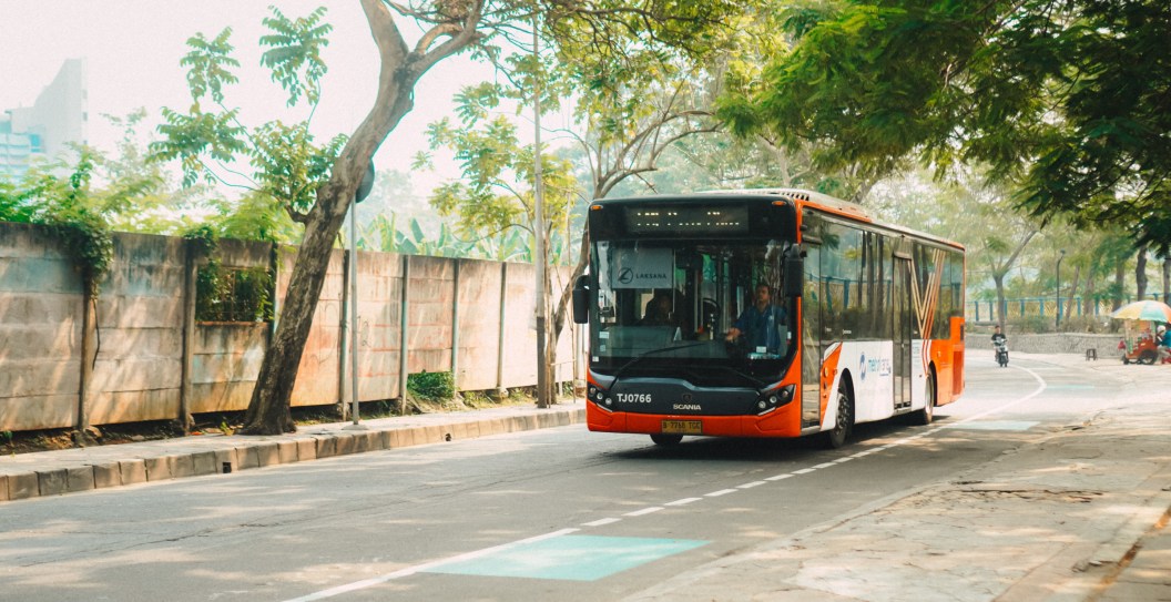 At Least 18 Dead And Multiple Injured After Tour Bus Rolls Over Into(01)