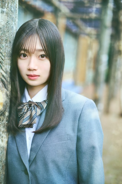 乃木坂46、6期生夏組・愛宕心響と森平麗心の撮り下ろし写真と手書き