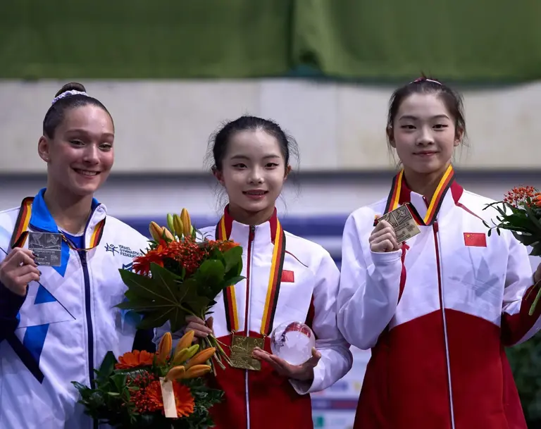 恭喜!中国体操又一17岁美少女崛起:自由操夺冠,翩翩起舞美如精灵