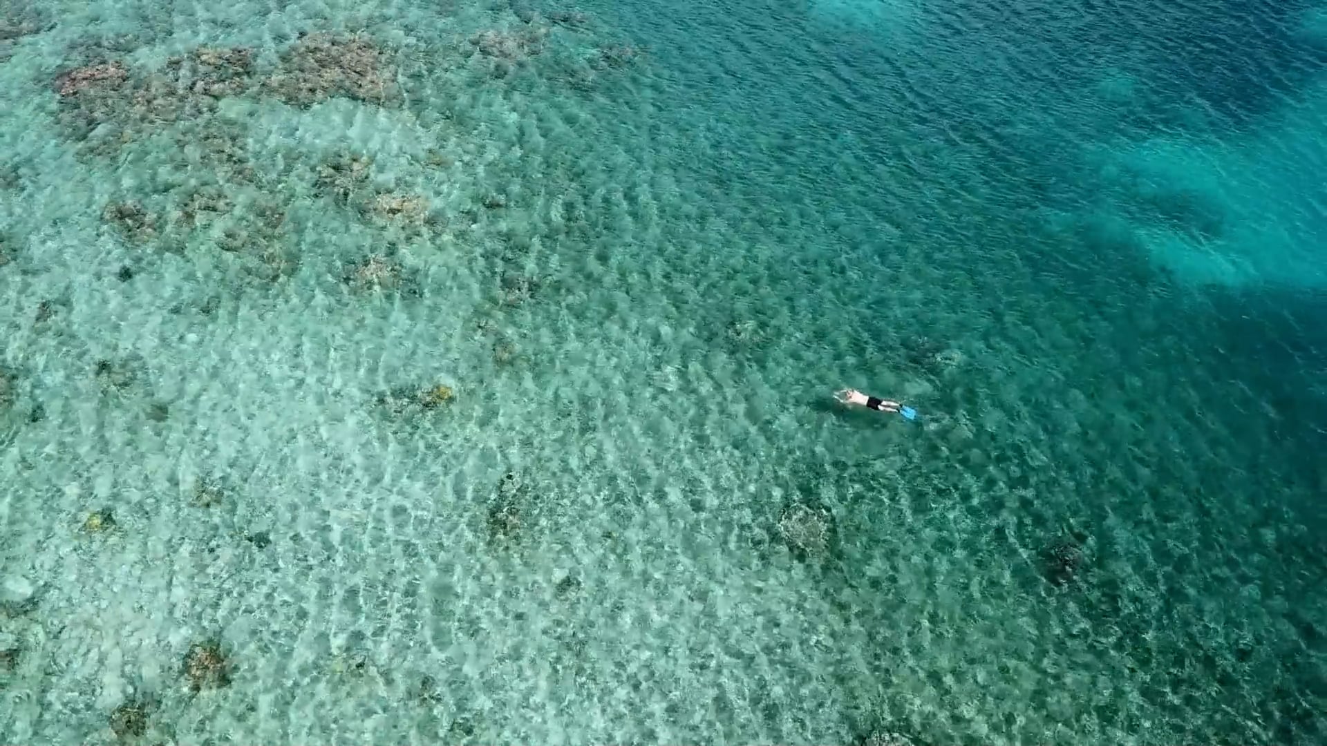 Entdecken Sie Honduras: Fliegen Sie mit Drohnen über üppige Landschaften