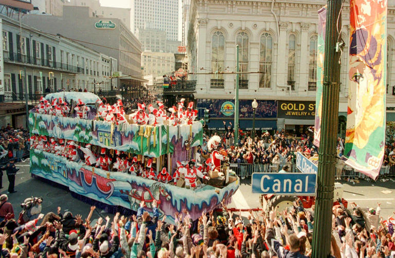 mardi gras throws mobile