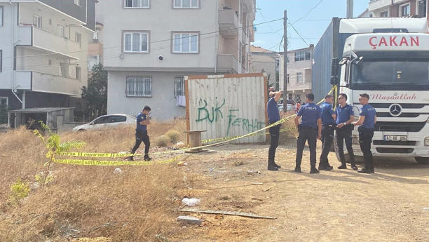 OLAY, 17 EYLÜL 2023 TARİHİNDE DARICA İLÇESİ NENEHATUN MAHALLESİ LOKMAN HEKİM CADDESİ'NDE MEYDANA GELDİ.