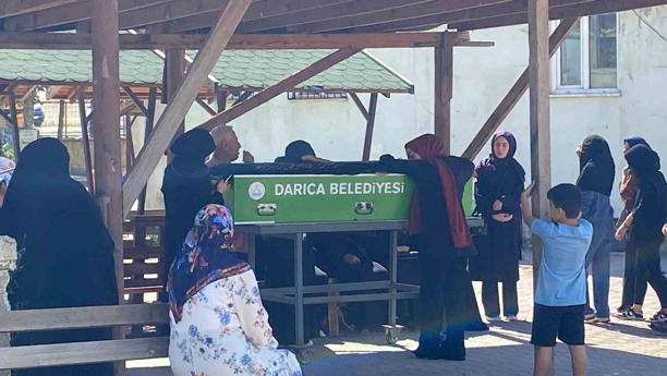 OLAY, 17 EYLÜL 2023 TARİHİNDE DARICA İLÇESİ NENEHATUN MAHALLESİ LOKMAN HEKİM CADDESİ'NDE MEYDANA GELDİ.