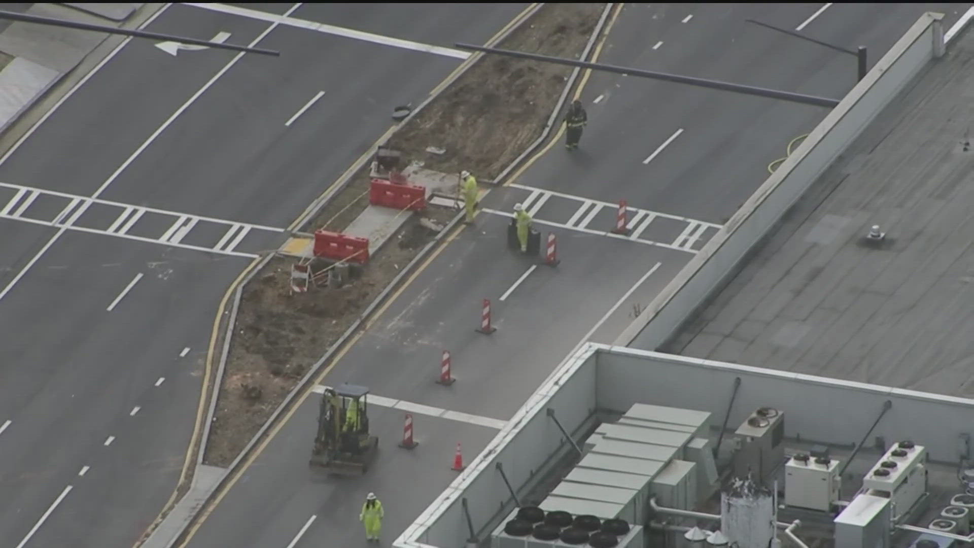 Major gas leak shuts down parts of Howell Mill Road