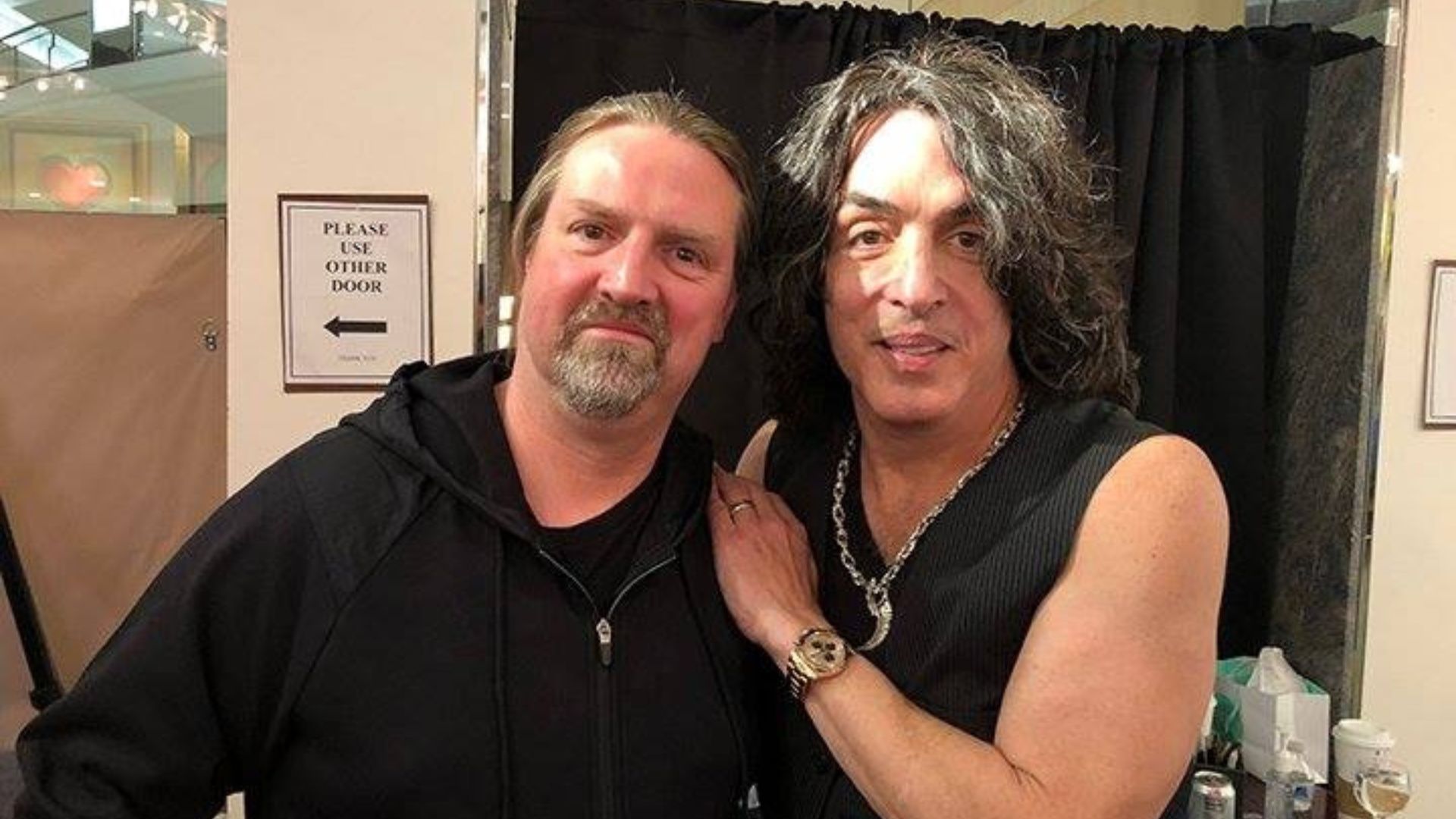 KISS guitarist Karl Cochran dies in freak accident caused by his mother(00)