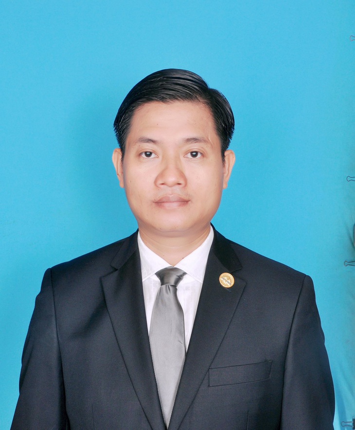 Hàng xóm gắn camera trên cây ở trước cửa nhà tôi, tôi gỡ bỏ được không?