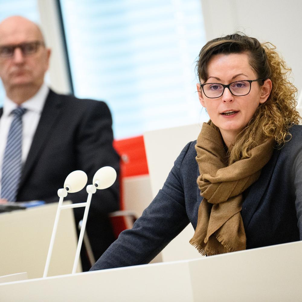 Brandenburger Schlachthof in der Krise: Agrarministerin Mittelstädt ...