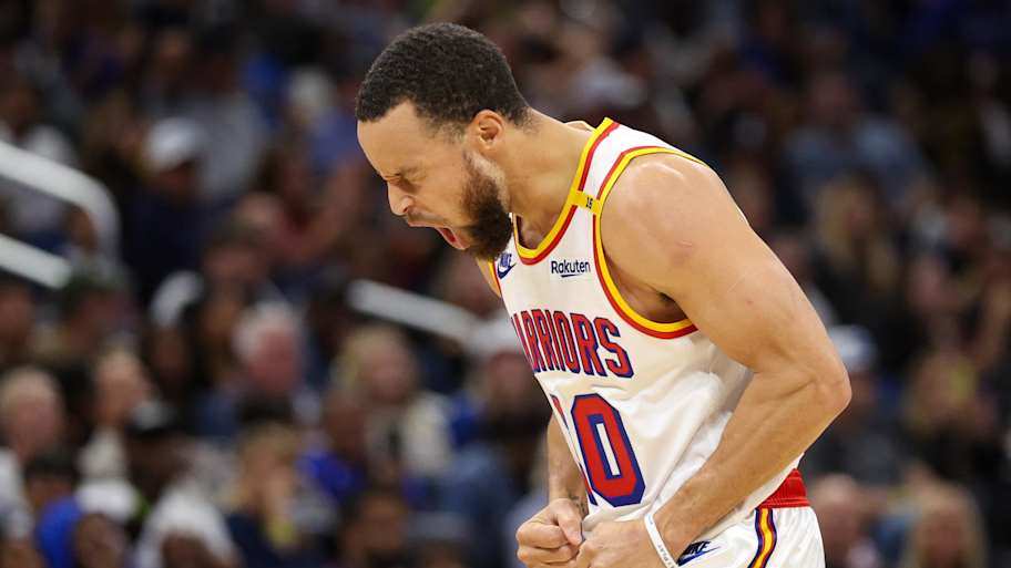 Steph Curry #39 s Half Court Buzzer Beater in Warriors Magic Goes Viral