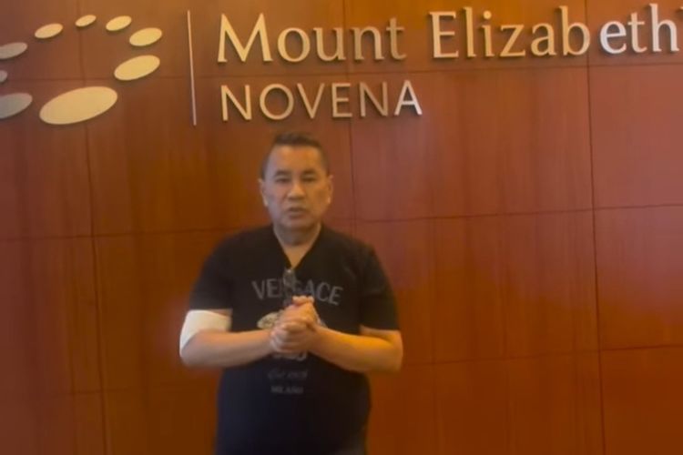 Hotman Paris Tinggalkan Rumah Sakit Mount Elizabeth di Singapura usai