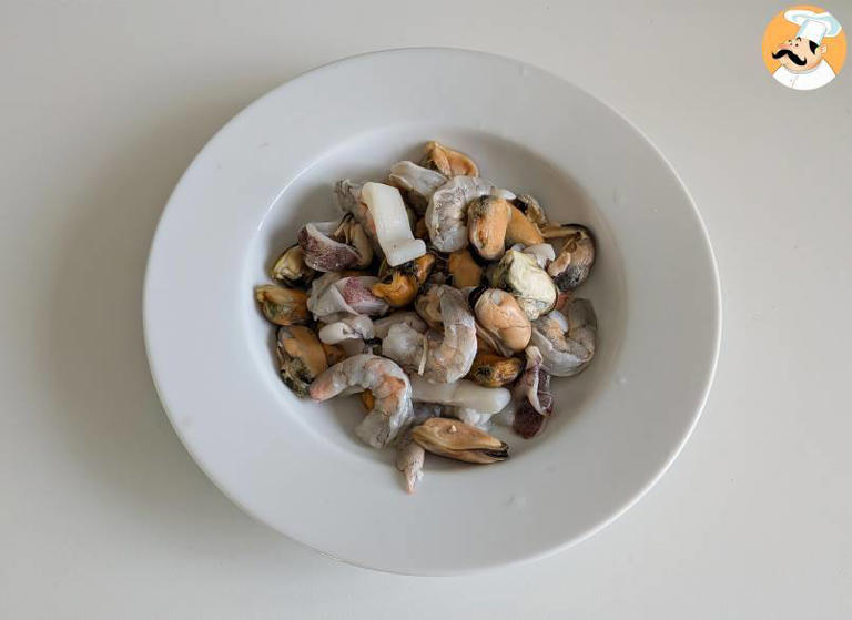 Passo 2 - Risoto de frutos do mar congelado: Receita fácil, cremosa e saborosa