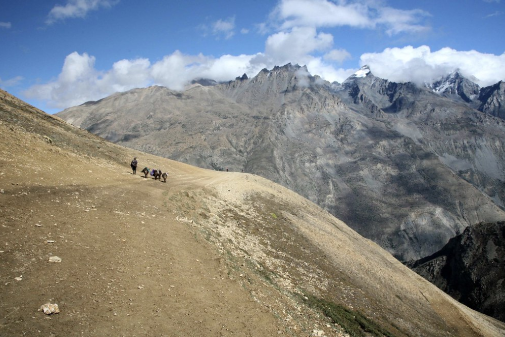 20 Best Hikes That Follow Ancient - AA1zZZaq.img