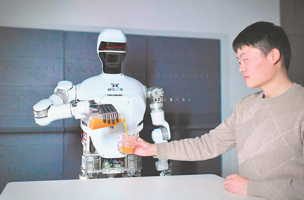 人形機(jī)器人 未來生活“新伙伴”