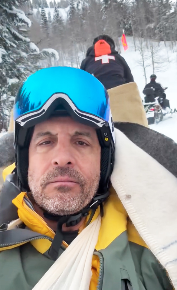 Mauricio Umansky’s doctors put in 12 screws, metal plate to fix his(02)