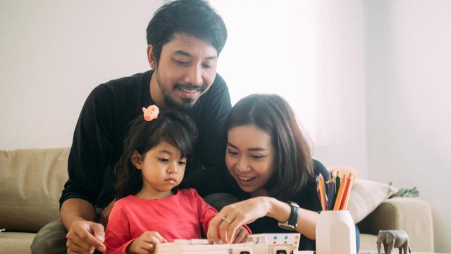 Mengenal Glider Parenting yang Jadi Trend Media Sosial