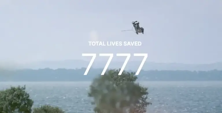 ▲英國彈射椅製造商馬丁貝克公司，當地時間16日更新生還數字為7777。（圖／翻攝自英國馬丁貝克官網）