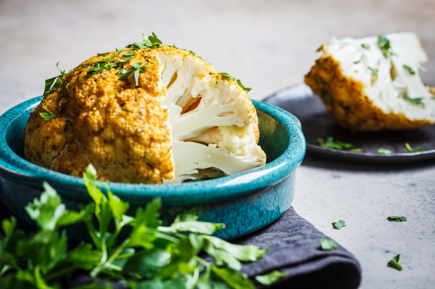 Köstlich und würzig: Gebackener Blumenkohl mit Currykruste