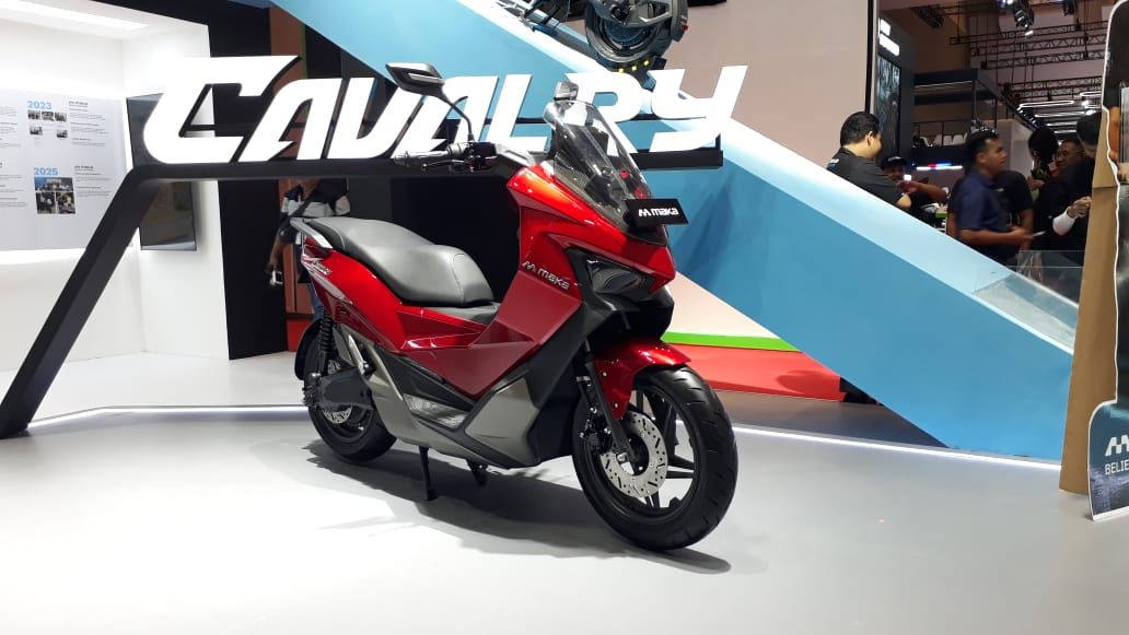 AA1zbOey Keren Sekali! Skuter Listrik Ini Juara "Best of High Electric Scooter" di Penghargaan Otomotif 2025