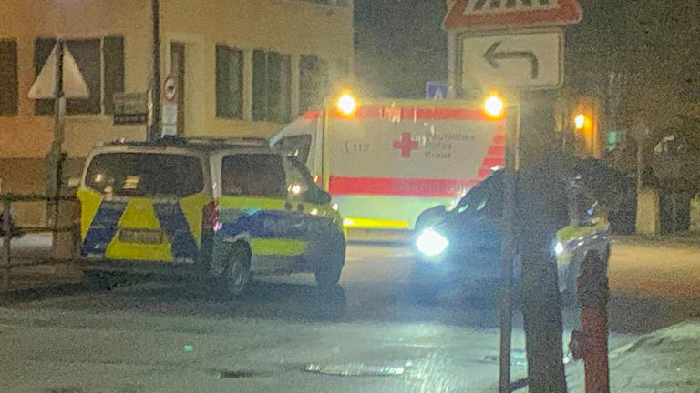 Berlin: Berlin Steglitz: Kraftwerk Drama! Polizei Fasst Bewaffneten Mann! - 4vvflt8
