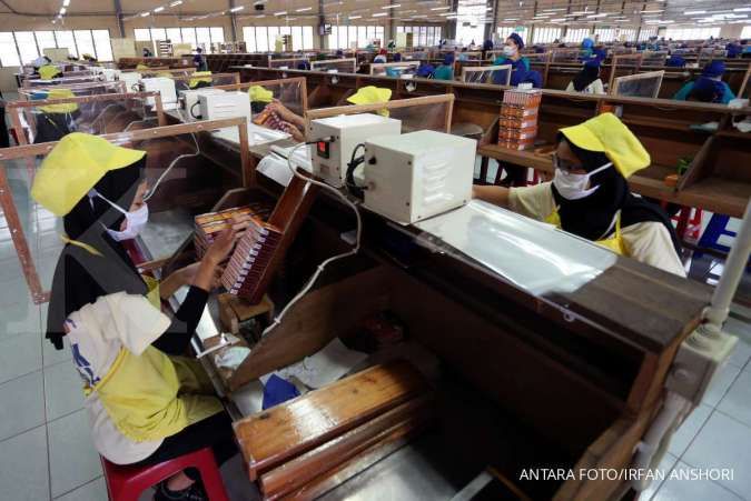 Industri Tembakau Terguncang: Produksi Turun, Penerimaan Cukai Terancam