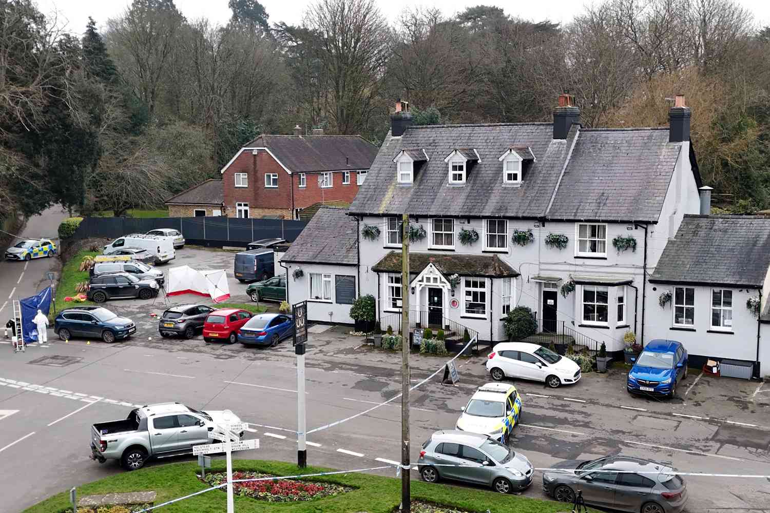 Mom, 43, Fatally Shot Outside Bar on Valentine’s Day, Police Searching