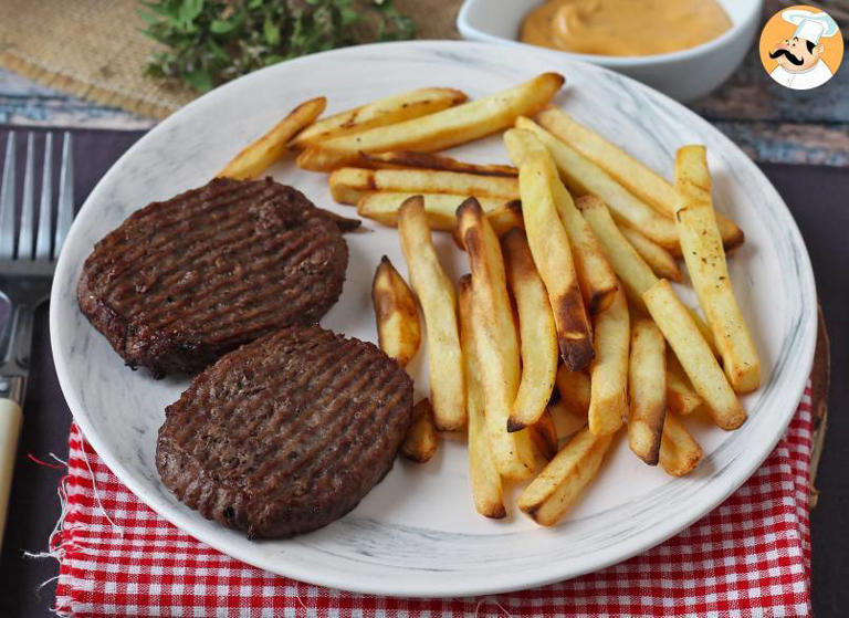 Paso 3 - Cómo cocinar un filete de hamburguesa en freidora de aire