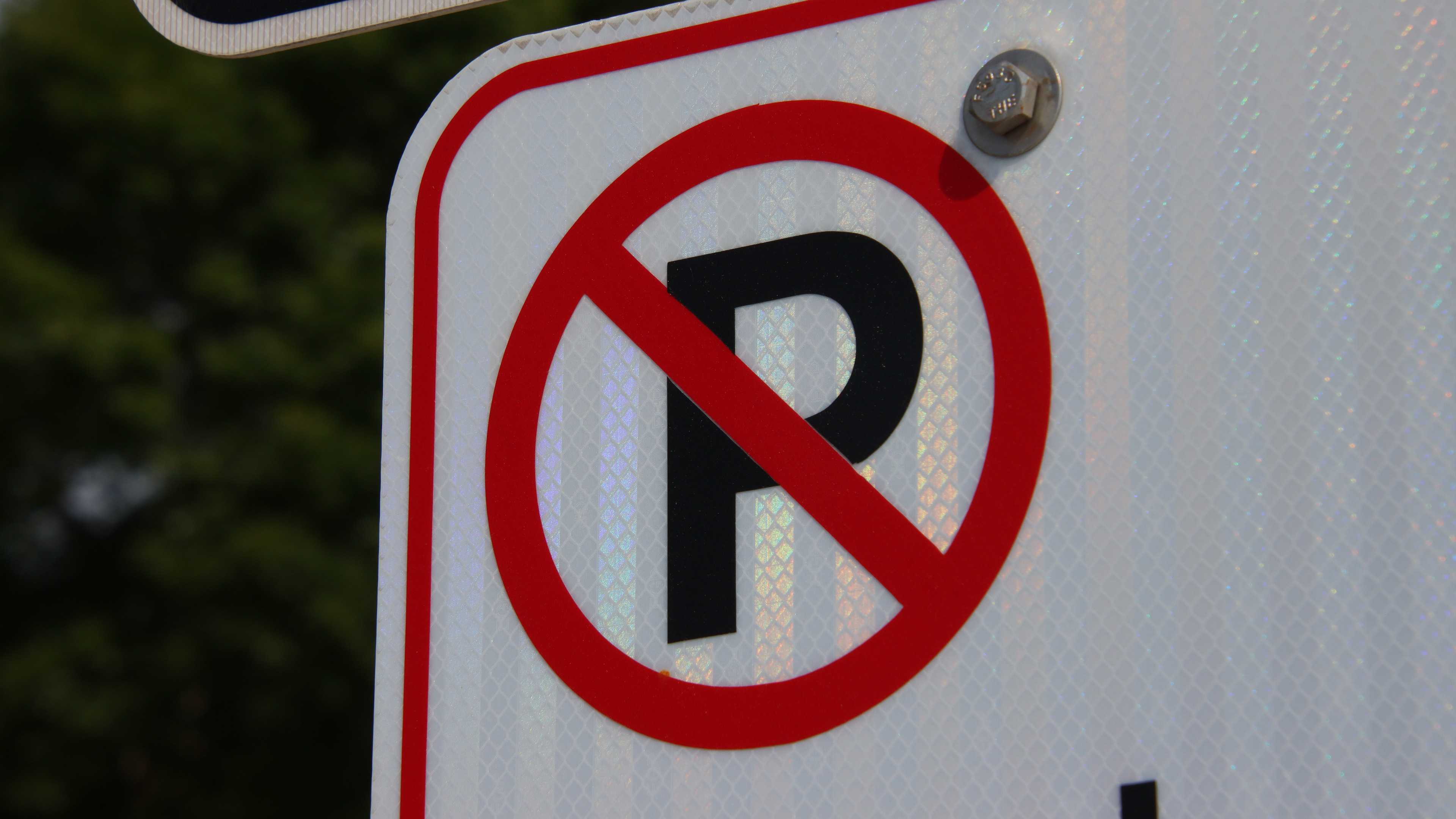 Snow parking bans in place after dozens of school districts cancel ...