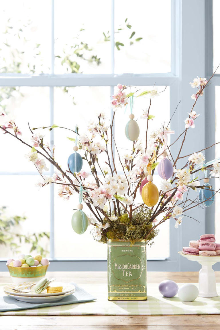 Are shops open on Easter Sunday?