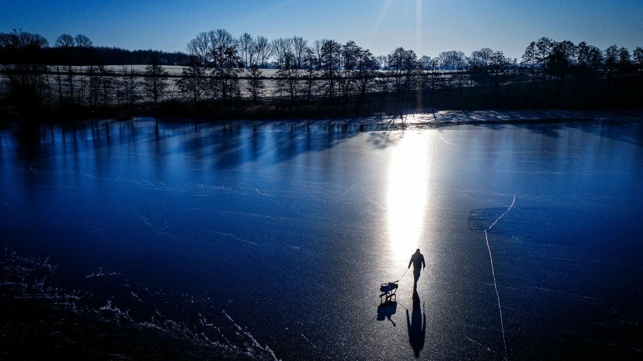 Lebensgefahr auf dem Eis: Das sollten Sie beim Betreten von Eisflächen ...