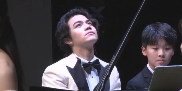 ����ѧ���������������ֻᣬ��ע����Ⱥ���ͯ�����ɳ�