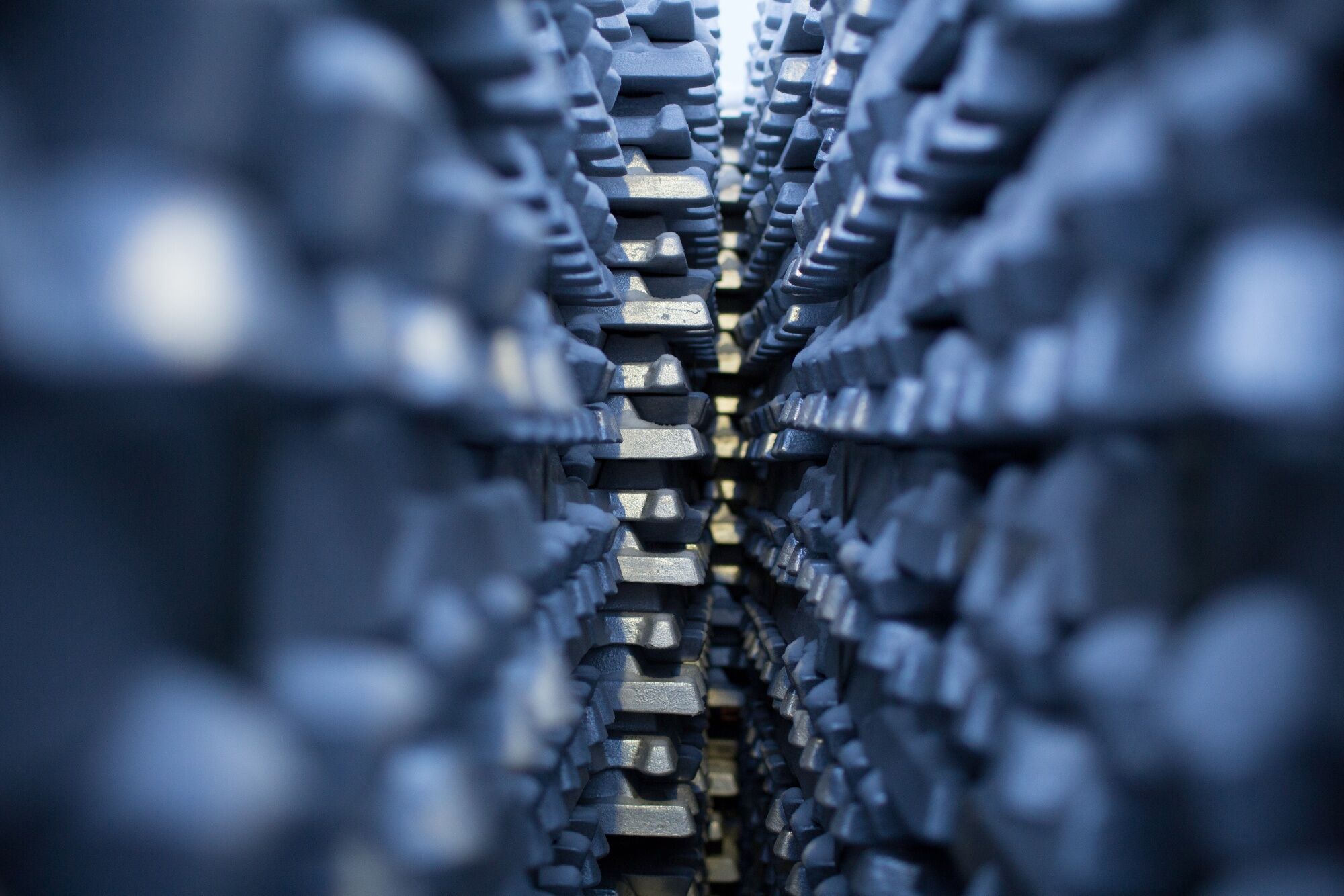 EU Backs Gradual Russia Aluminum Ban in 16th Sanctions Package