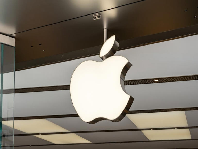 Apple Closing Store At Northbrook Court: Report Apple Closing Store At Northbrook Court: Report