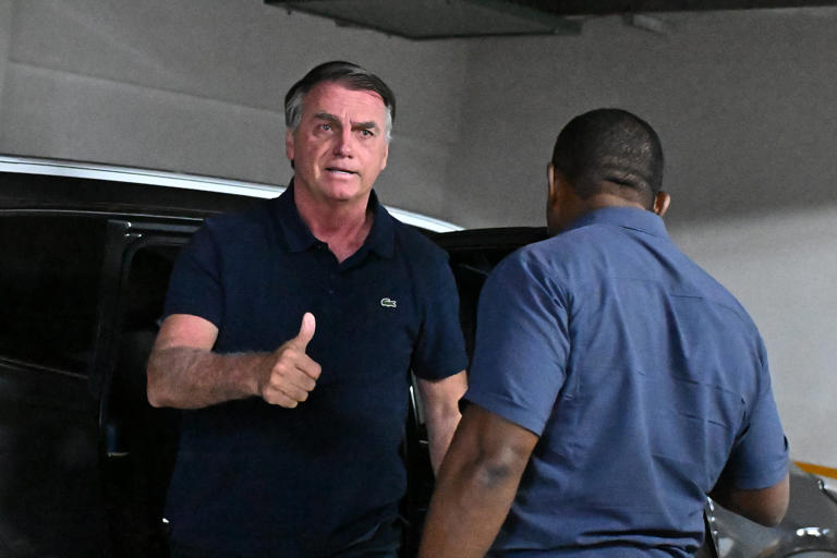 El expresidente de Brasil, Jair Bolsonaro, en febrero pasado en Brasilia. Fue entonces cuando el Tribunal Supremo del país iberoamericano le notificó la denuncia por una supuesta conspiración para un golpe de Estado.