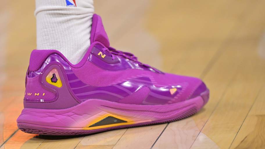 kawhi leonard shoes black