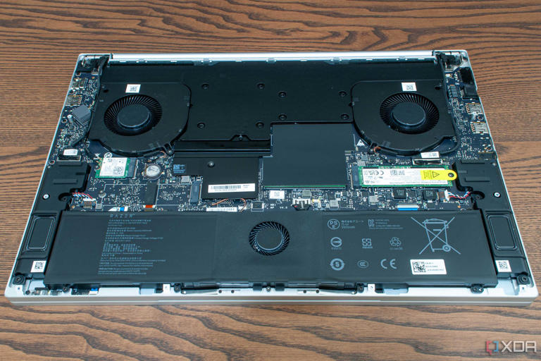 the insides of a Razer Blade 18