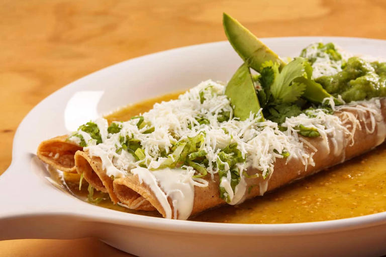 cómo hacer tacos dorados de pollo