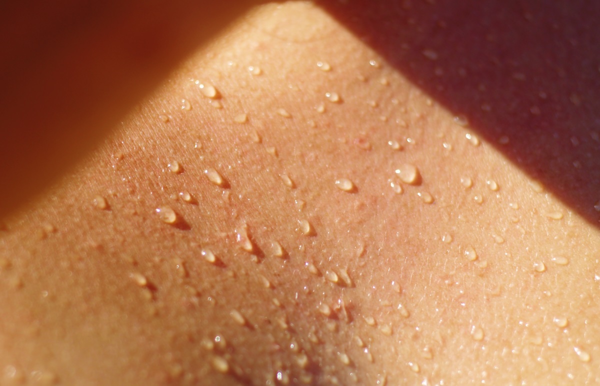 Cómo eliminar el olor a sudor de la ropa de manera eficaz