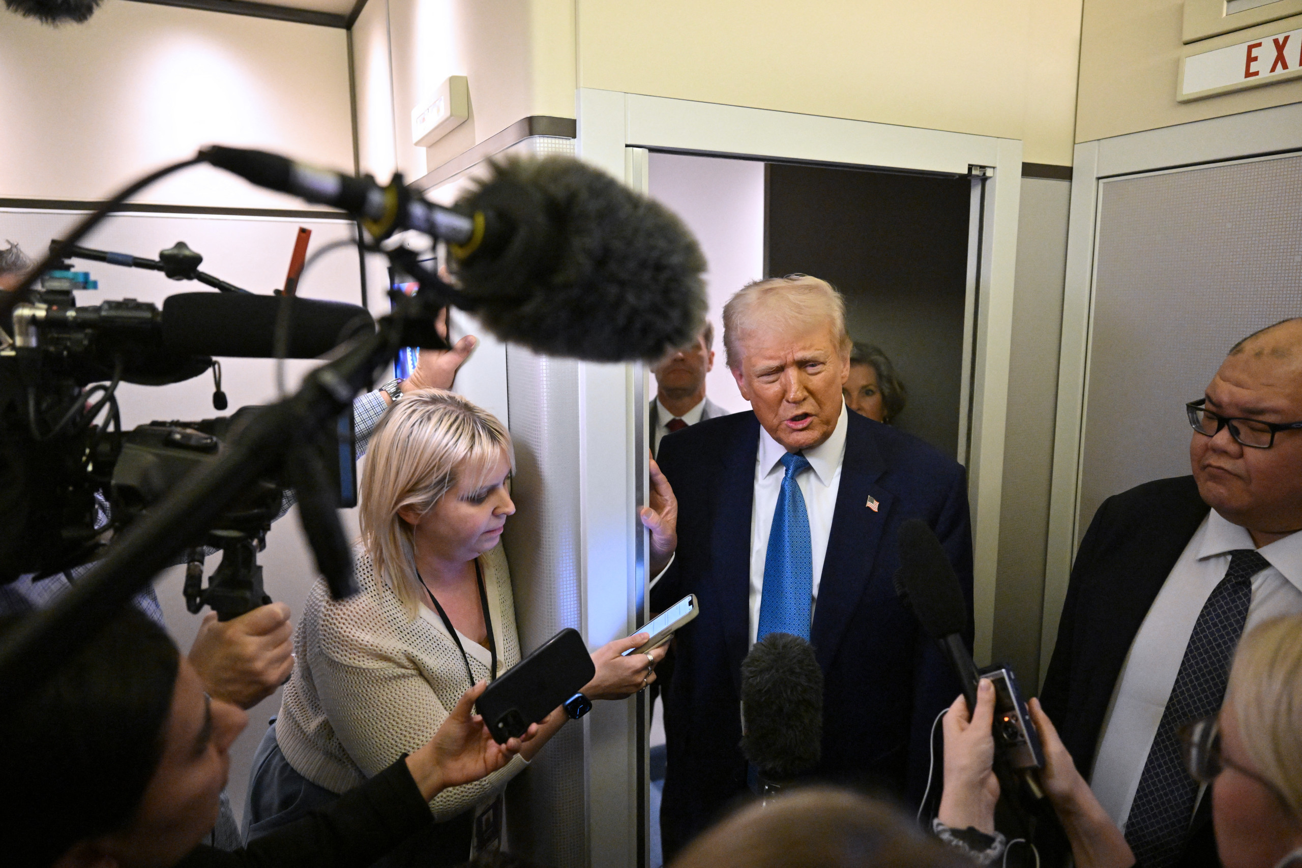 Trump avverte che la Terza Guerra Mondiale “non è lontana”