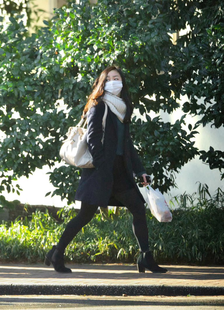 全日本女子　私服 プレイバック'15】路線バスで大学へ！ シンプルコーデでも可愛い 佳子さま〝モテカワ〟私服姿