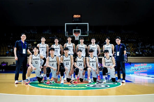 안준호 감독이 이끈 대한민국 남자농구 대표팀은 20일(한국시간) 태국 방콕의 니미부트르 스타디움에서 열린 태국과의 FIBA 제다 아시아컵 2025 2월 예선 조별리그 A조 5차전에서 역대 최악의 졸전을 펼치며 91-90으로 승리했다. 사진=FIBA 제공