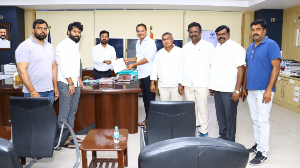 MLA Bandari Laxma Reddy | జలమండలి ఎండీ అశోక్ రెడ్డిని కలిసిన ఎమ్మెల్యే ...