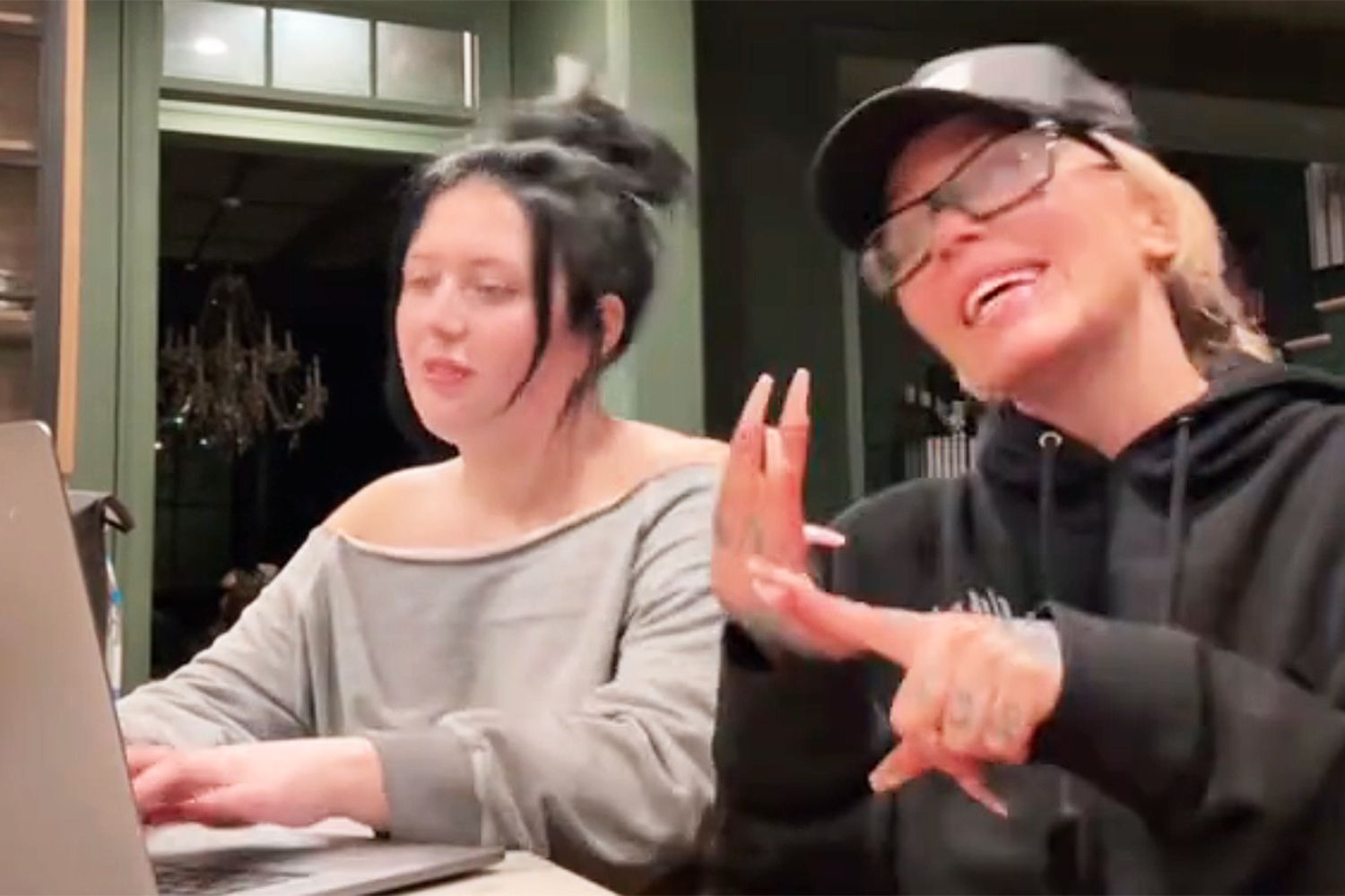 Bunnie Xo Gives an Exciting Update After Her 16YearOld Stepdaughter