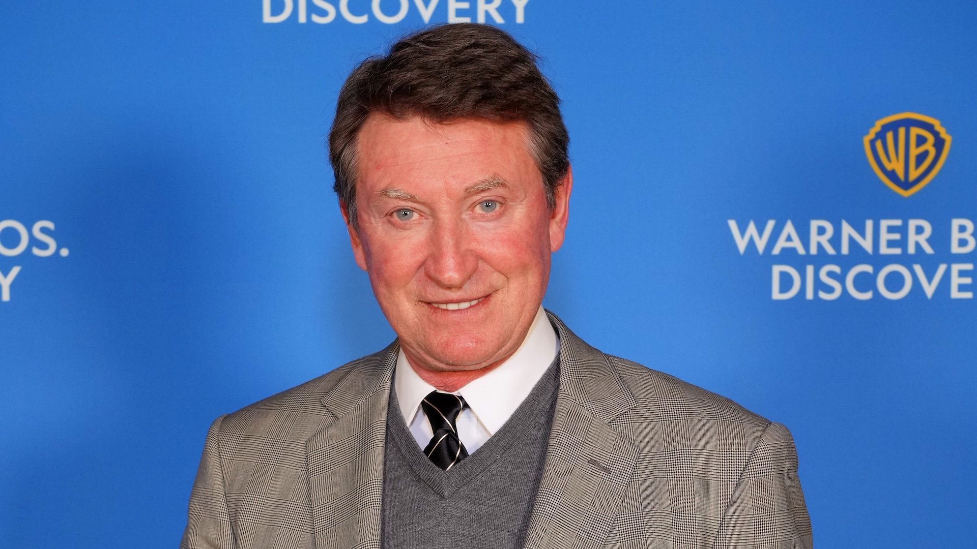 Edmonton a petition for Wayne Gretzky to lose the street named after him