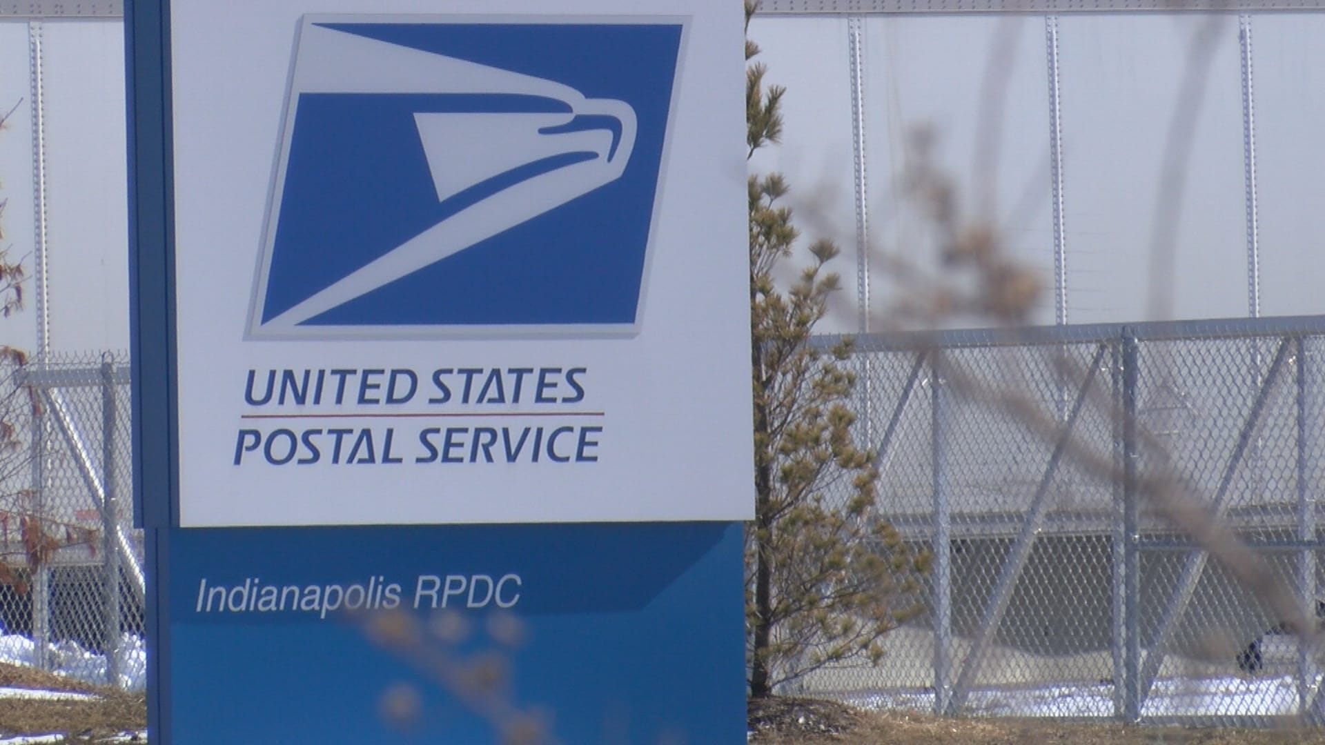 indy-usps-distribution-center-delays-lead-to-widespread-frustration