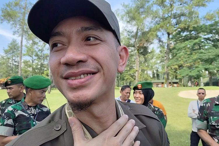 Bupati Lebak Hasbi Jayabaya yang juga merupakan kader PDI-P saat mengikuti retret kepala daerah si Magelang, Jawa Tengah, Sabtu (22/2/2025).