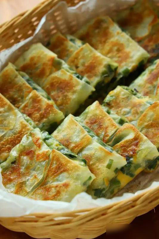 韭菜盒子懒人吃法，免和面皮薄馅多，一口气炫好几个！